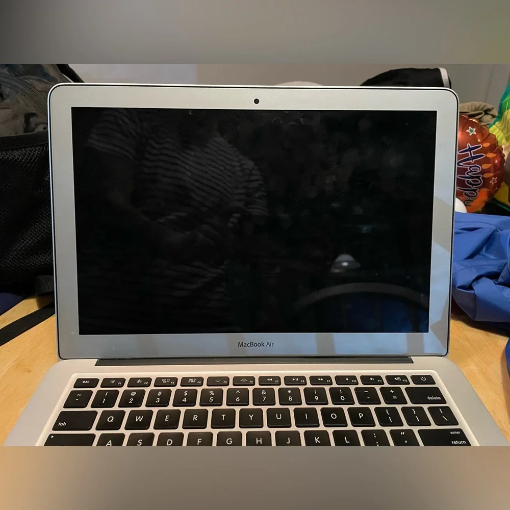 MacBook Air (13-inch)